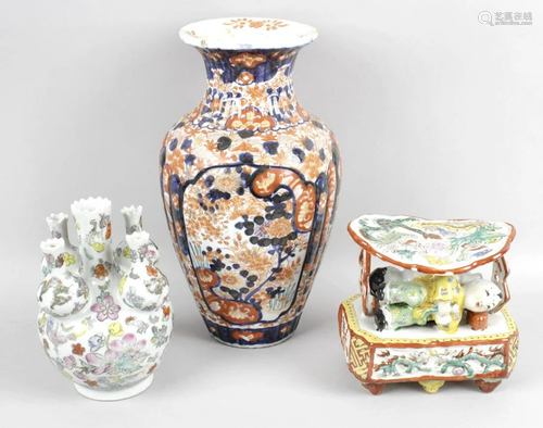 A selection of assorted items, to include an Imari