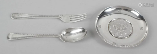 A Victorian silver part christening set, comprising a