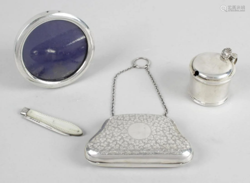 A group of assorted small silver items, comprising a