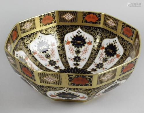 A Royal Crown Derby Old Imari 1128 pattern octag…