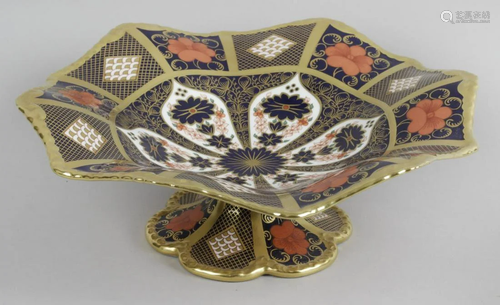 A Royal Crown Derby Old Imari 1128 pattern comp…