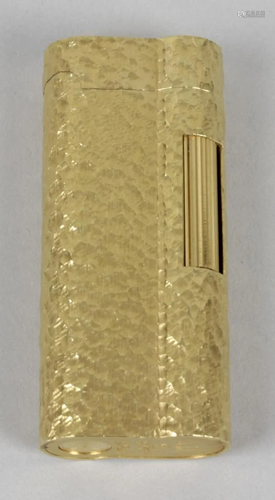 A cased Dunhill gold plated cigarette lighter, of