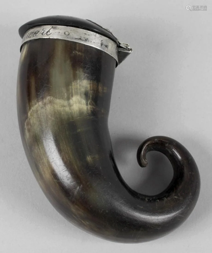 An early 19th century horn snuff mull with fitted