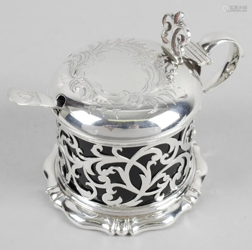 An early Victorian silver mustard pot, the circular