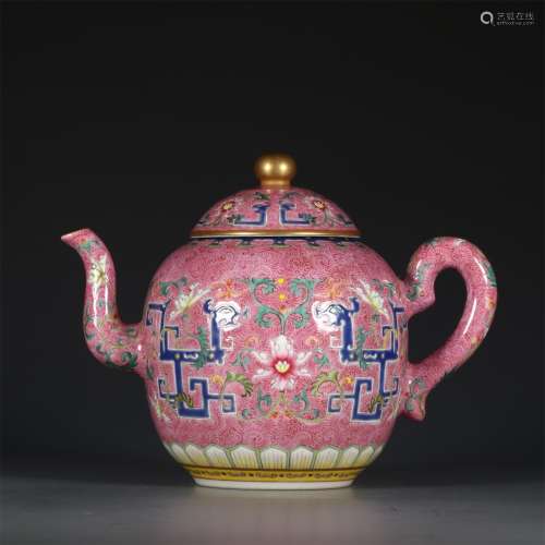 A Chinese Famille-Rose Porcelain Flowers Vase