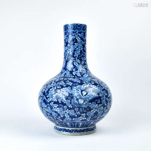 A Chinese Blue And White Drawing Flowers Vase