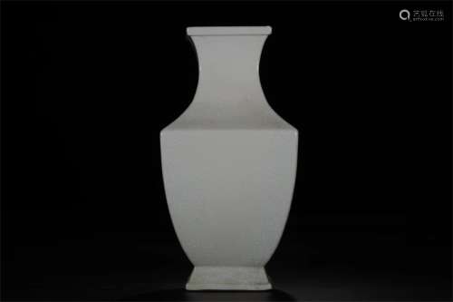 A Chinese Ge-Type Glazedd Porcelain Square Vase
