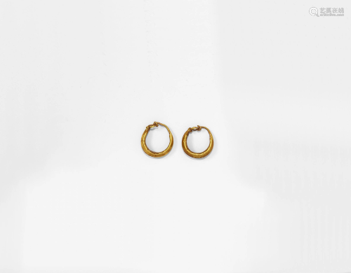 Roman Gold Hoop Earring Pair