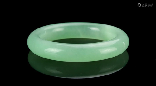 Chinese Jadeite Bangle