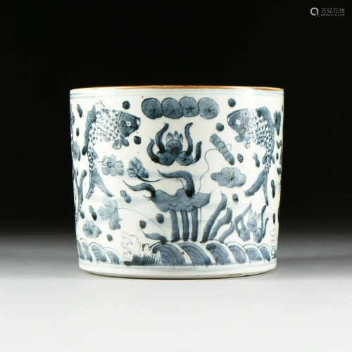 A MING DYNASTY STYLE BLUE AND WHITE POR…