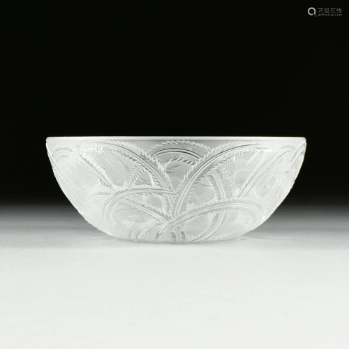 A LALIQUE FROSTED ETCHED CRYSTAL 
