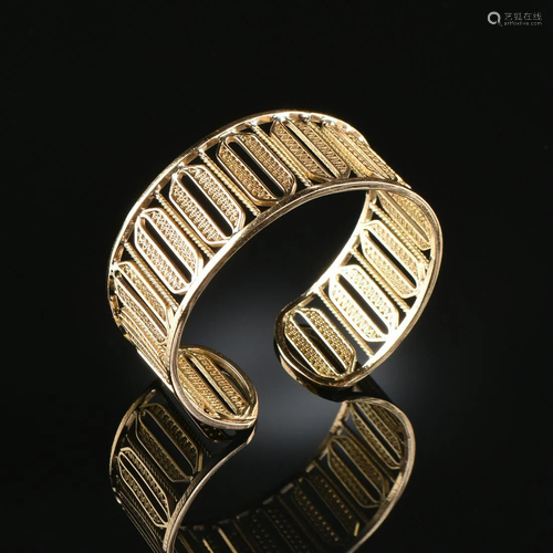 A VINTAGE ITALIAN 14K YELLOW GOLD FILIGREE CUFF,