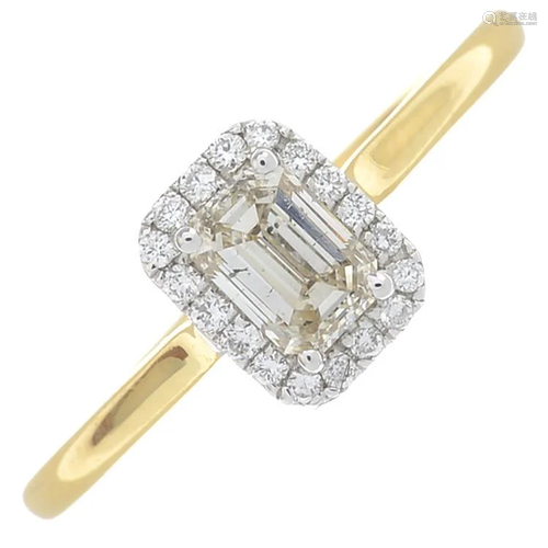 An 18ct gold vari-cut diamond ring.Total diamond …