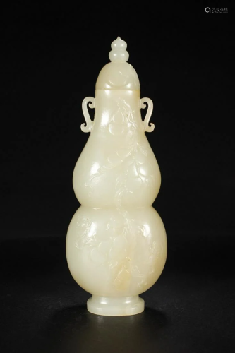 CHINESE WHITE JADE DOUBLE GOURD VASE, QING…