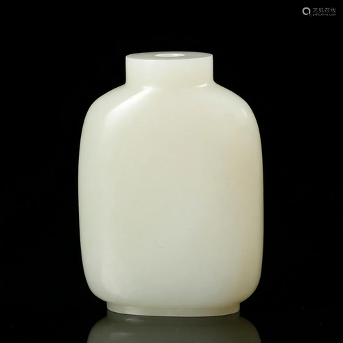 CHINESE WHITE JADE SNUFF BOTTLE, QING DYNAS…