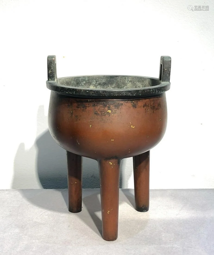 CHINESE BRONZE TRIPOD CENSER