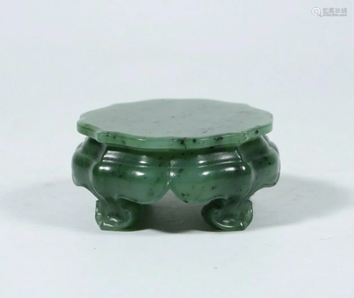 CHINESE SPINACH JADE STAND, QING DYNASTY