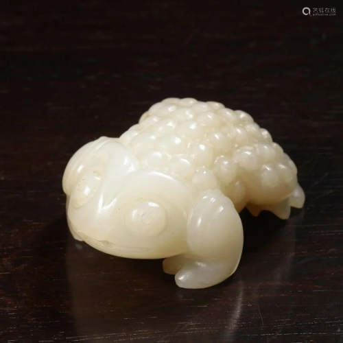 CHINESE WHITE JADE CARVED TOAD