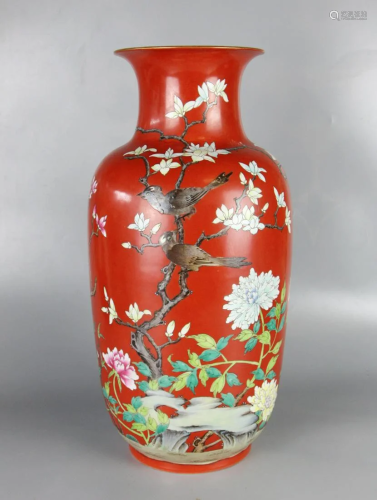 CHINESE FAMILLE ROSE PORCELAIN VASE, QIANLON…