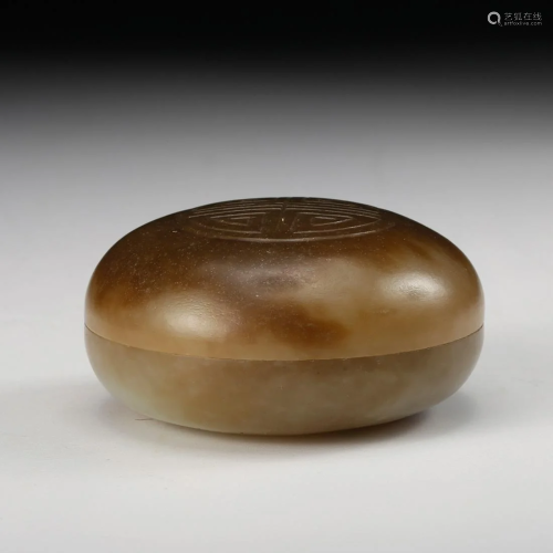 CHINESE CELADON JADE COVER BOX