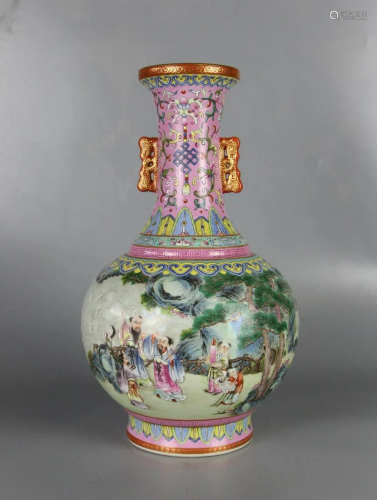 CHINESE FAMILLE ROSE PORCELAIN VASE, QIANLON…