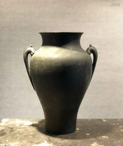 CHINESE BRONZE VASE