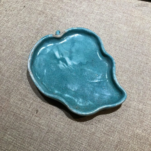 CHINESE PORCELAIN LEAF SHAPED INK PALETTE