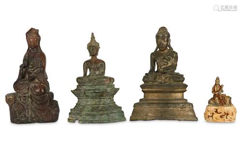 A GROUP OF FOUR BRONZE BUDDHIST FIGURES.