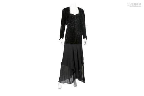 Chanel Boutique Black Crushed Velvet Ensemble - size 40