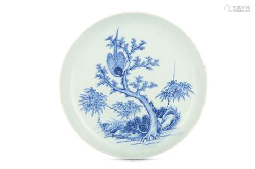 A CHINESE BLUE AND WHITE 'BIRD' DISH.