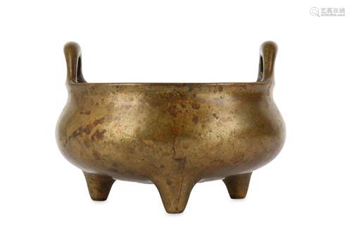 A CHINESE BRONZE INCENSE BURNER.