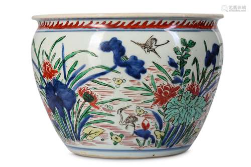 A CHINESE WUCAI 'EGRETS AND LOTUS POND' BOWL.