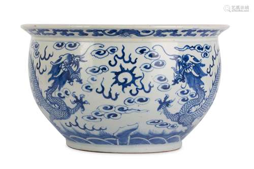 A CHINESE BLUE AND WHITE 'DRAGON' INCENSE BURNER.