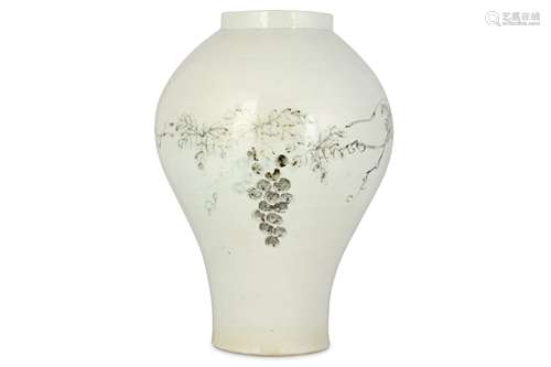 A LARGE KOREAN WHITE GLAZE 'GRAPES' JAR. 49cm H.