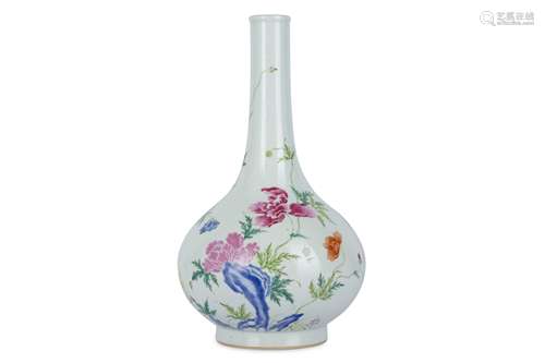 A CHINESE FAMILLE ROSE 'POPPIES' BOTTLE VASE.