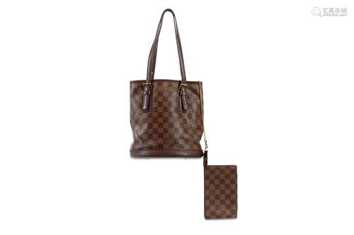 Louis Vuitton Damier Ebene Marais Bucket Bag