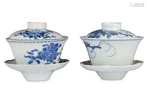 TWO CHINESE BLUE AND WHITE TEA BOWLS, COVERS AND STANDS.