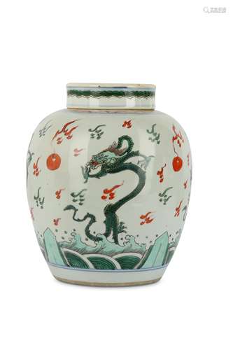 A CHINESE FAMILLE VERTE 'DRAGON' JAR AND COVER.