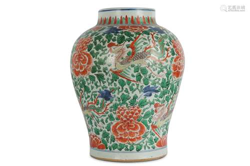 A CHINESE WUCAI ‘PHOENIX’ BALUSTER JAR.