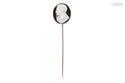 A CARVED HARDSTONE CAMEO STICK PIN WITH LORD BYRON'S BUST