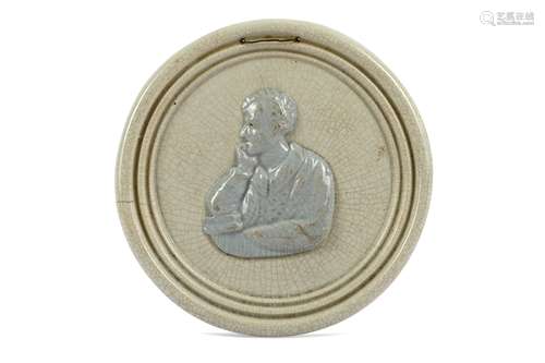 A CREAMWARE PORTRAIT ROUNDEL OF LORD BYRON