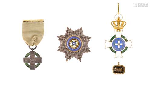 AN EXCEPTIONALLY FINE 'ORDER OF THE REDEEMER' GROUP AND A GOLD AND ENAMEL MOURNING LOCKET WITH BYRON