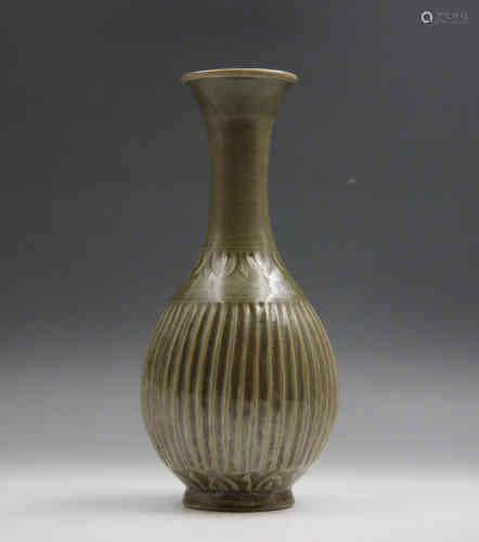 A Chinese Porcelain Vase