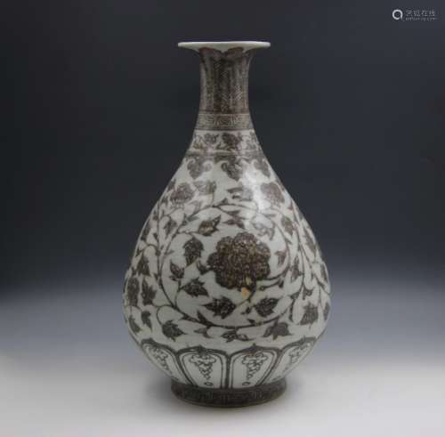 A Chinese Underglazed Red Porcelain Yuhuchunping