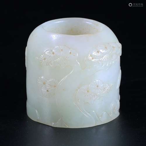 A Chinese Jade Thumb Ring