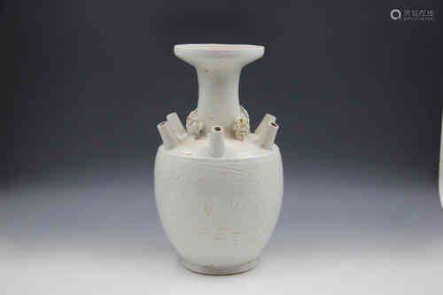 A Chinese Porcelain Vase