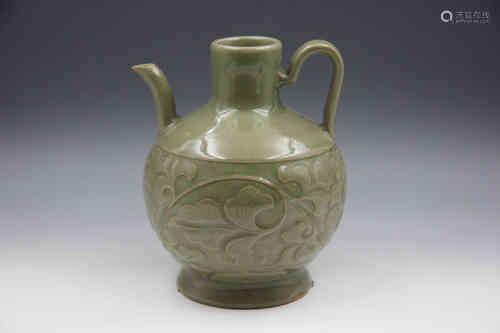 A Chinese Porcelain Pot