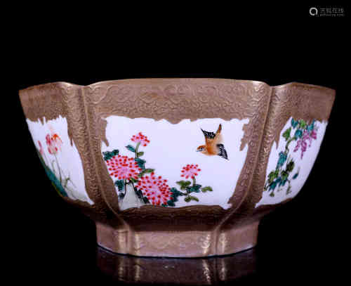 A Chinese Enamel Porcelain Hexagonal Bowl