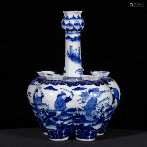 A Chinese Blue and White Porcelain Vase