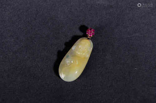 A Chinese Jadeite Pendant